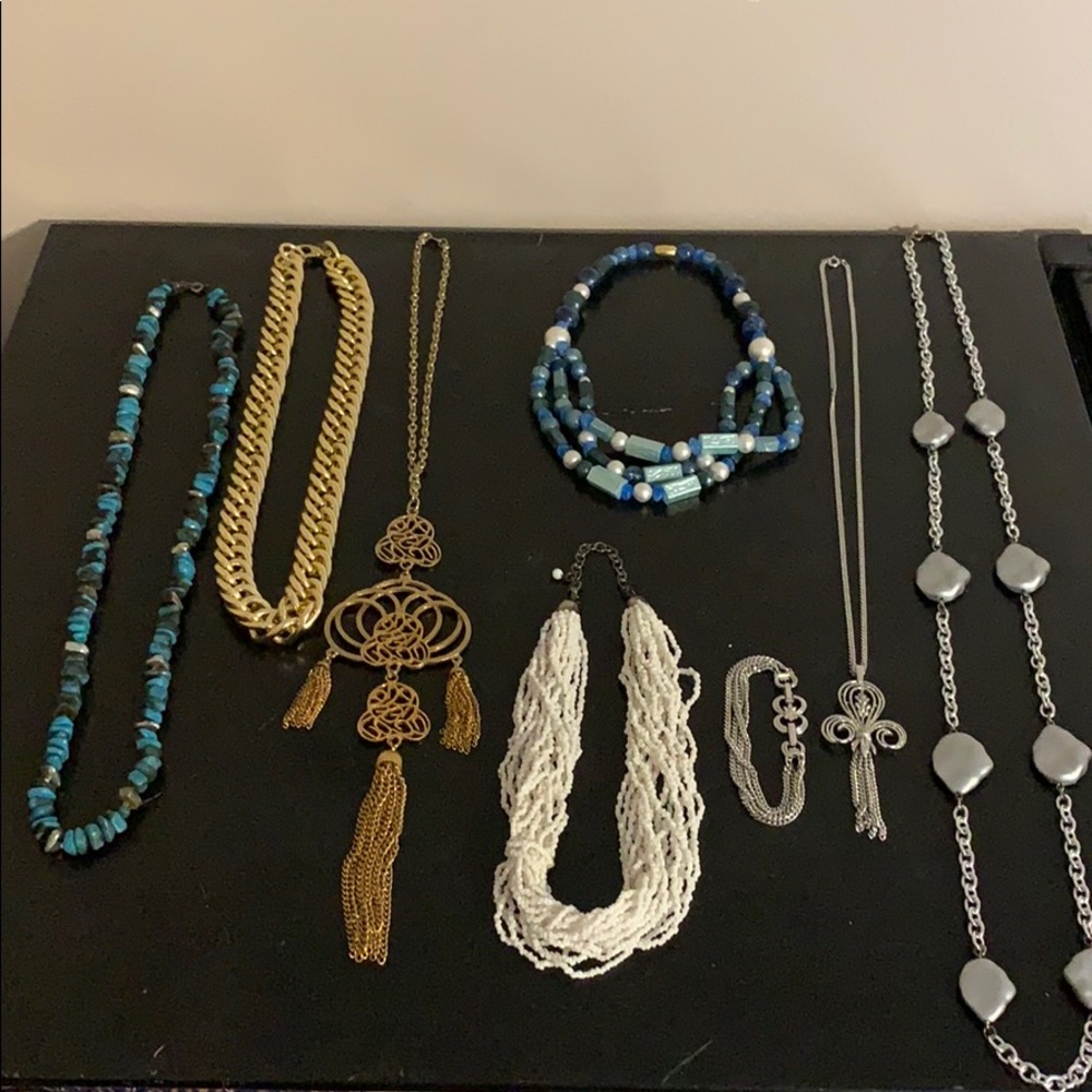 7  NECKLACES  & 1  MATCHING  BRACELET